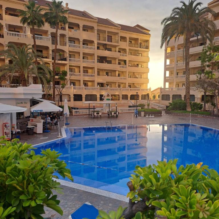 Family apartment in Los Cristianos 3 bed - 2 bath, heated-pool - Apartamento de 3 dormitorios - 1