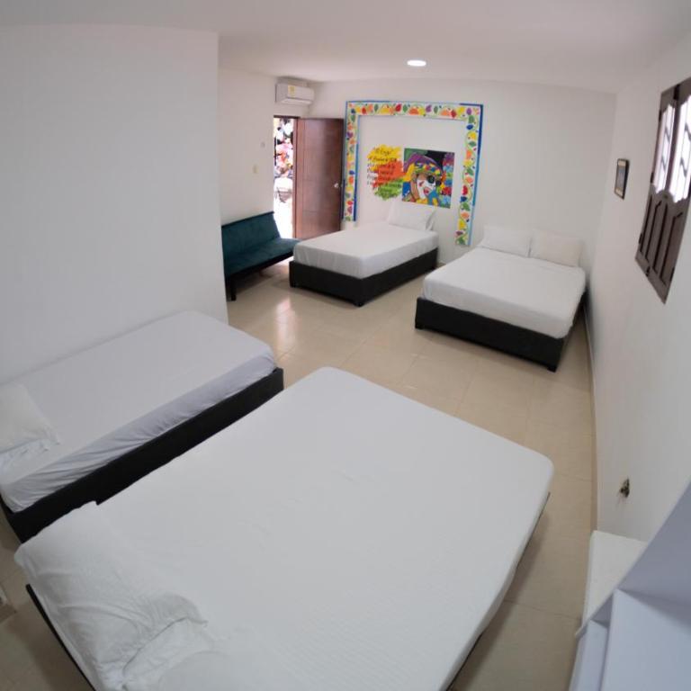 Hostal Barrio Abajo - Family Room with Private Bathroom - 20