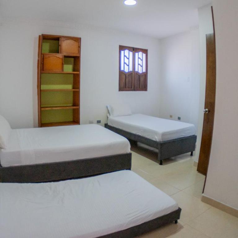 Hostal Barrio Abajo - Quadruple Room with Private Bathroom - 19