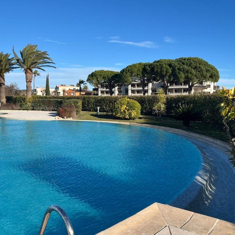 Bright apartment with pool in Mandelieu - Apartment - 1