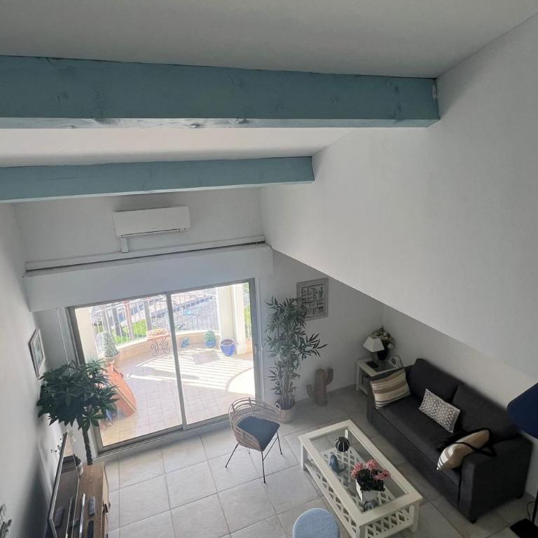 Bright apartment with pool in Mandelieu - Apartment - 7