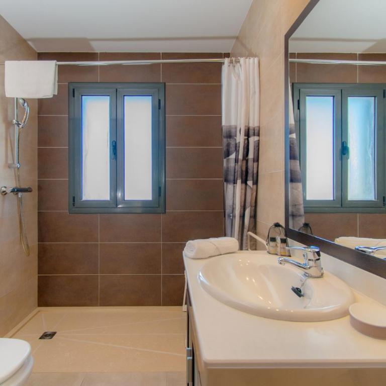 WELCS APARTAMENTO 317 EMP con parking privado y balcon - Apartamento de 3 dormitorios con balcón - 9