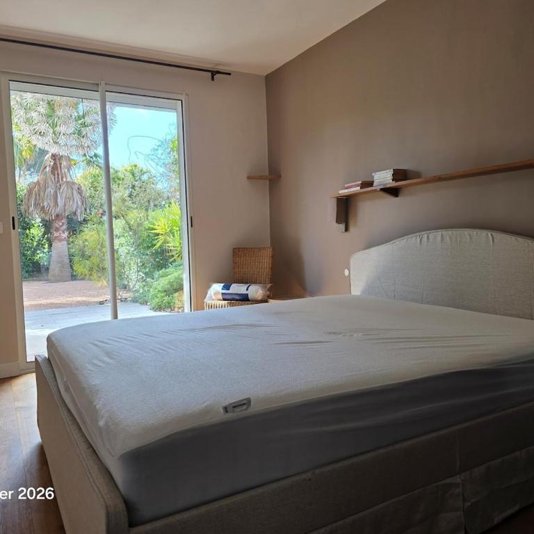 Spacieuse villa au calme avec grande piscine - Villa - 21