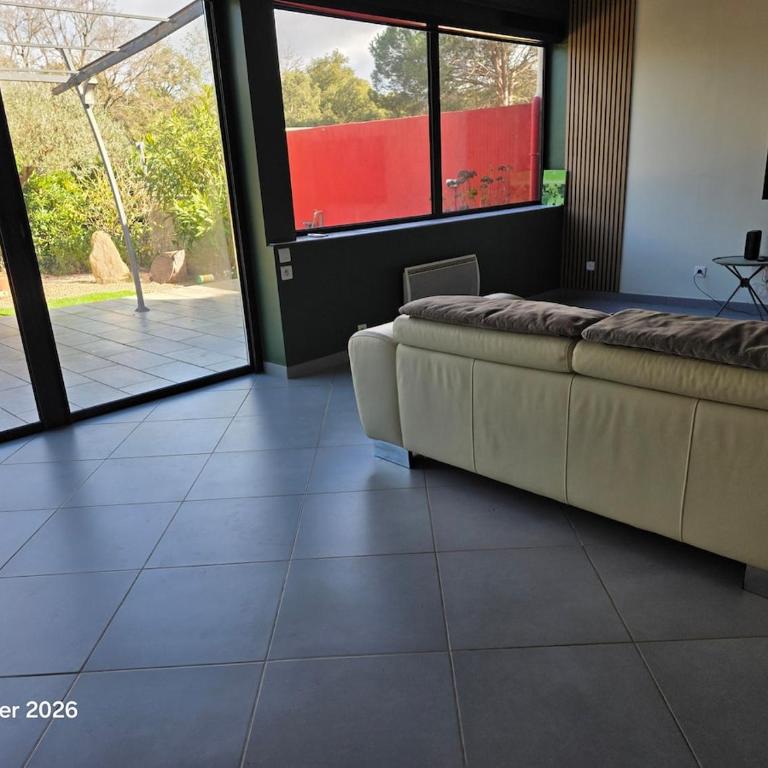 Spacieuse villa au calme avec grande piscine - Villa - 9