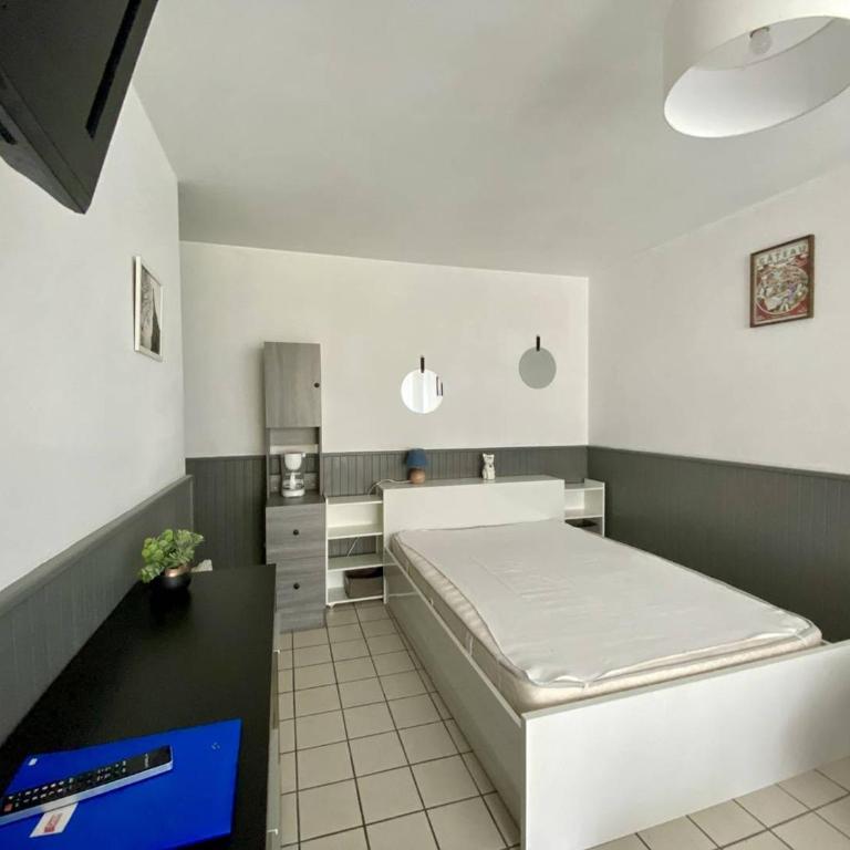 Studio 2 personnes, terrasse fermée, animaux tolérés, proche parking – Cambo-les-Bains - Monolocale - 6