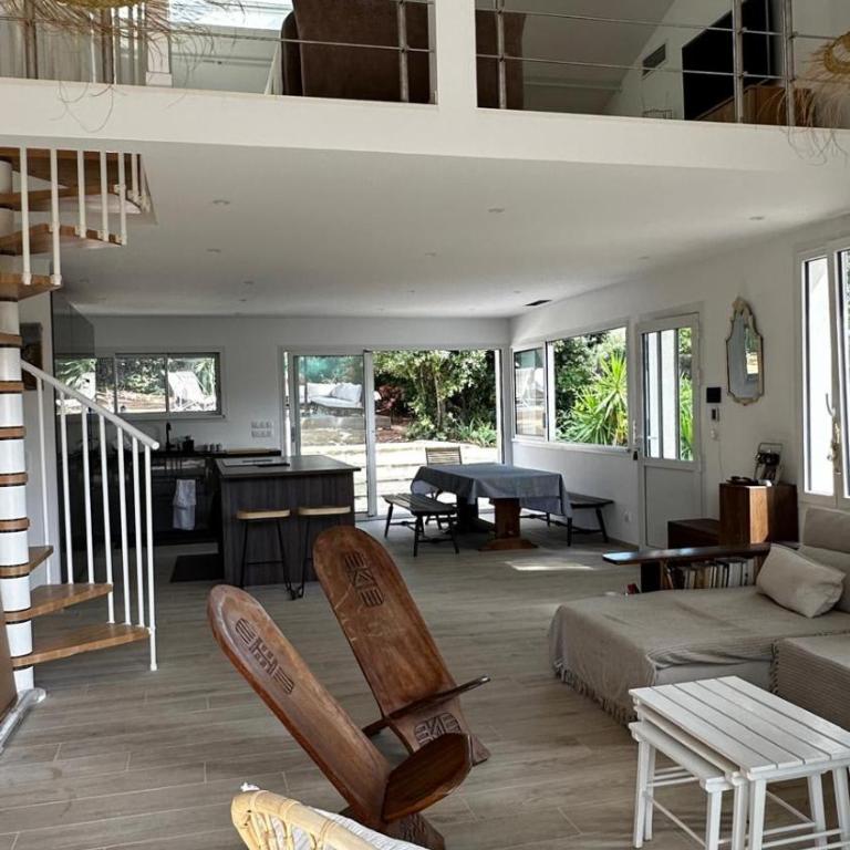 "Dedans-dehors" 10 mn from the beach wifi air conditionated - Maison 3 Chambres - 1