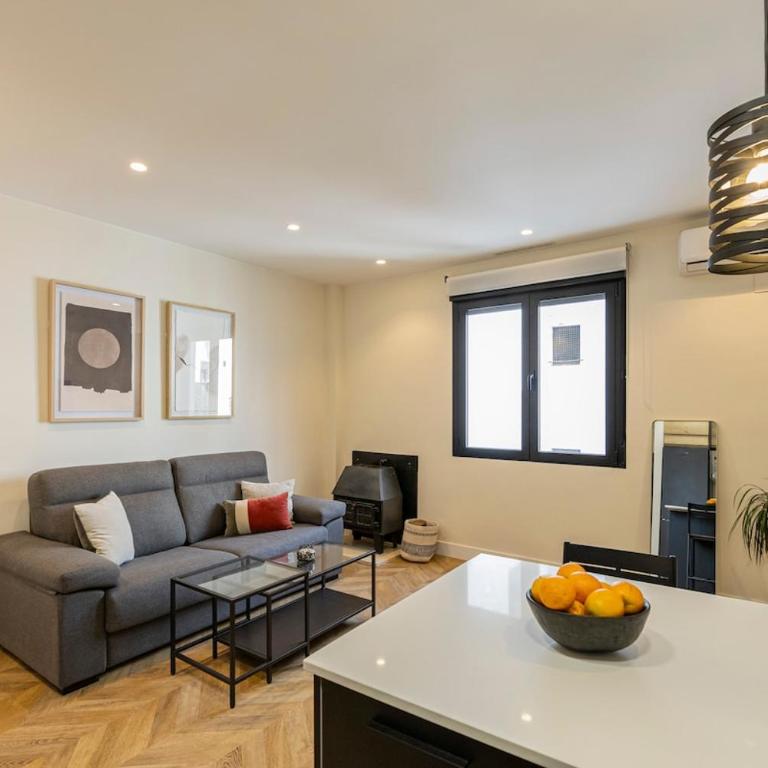 Spacious apartment 15 minutes from Puerta del Sol - One-Bedroom Apartment - 1