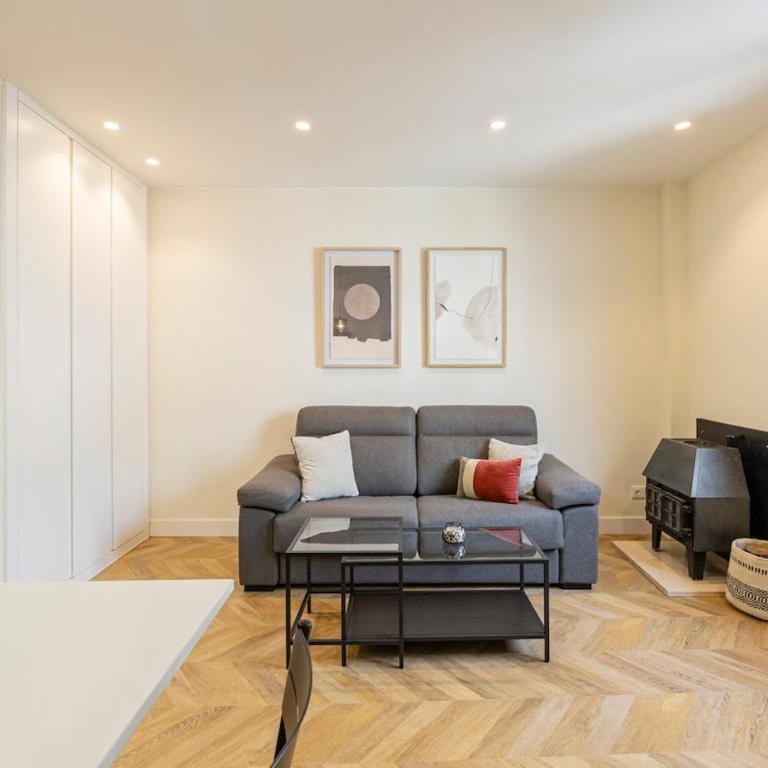 Spacious apartment 15 minutes from Puerta del Sol - One-Bedroom Apartment - 9