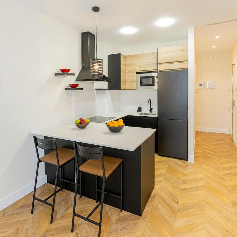 Spacious apartment 15 minutes from Puerta del Sol - One-Bedroom Apartment - 20
