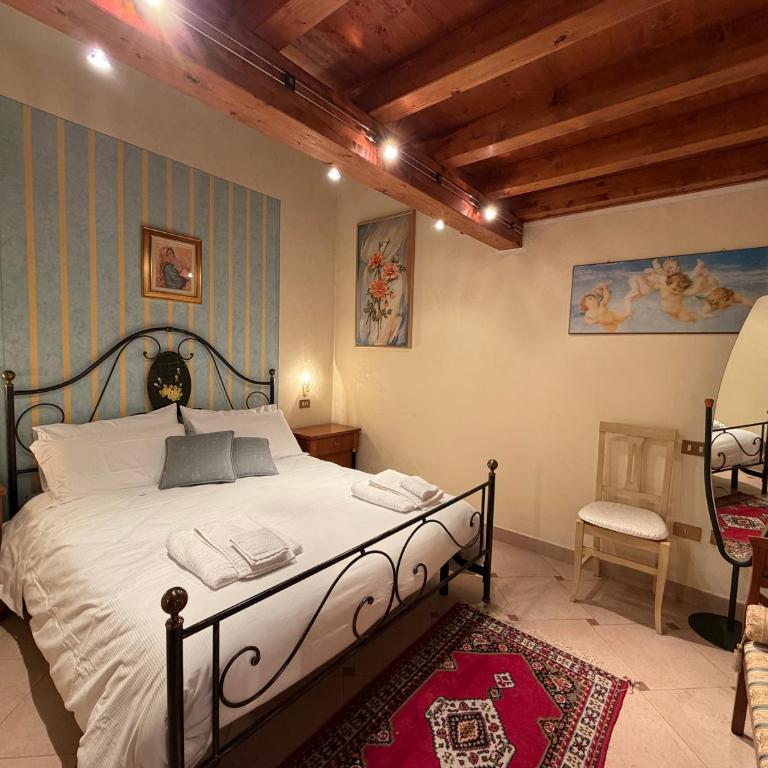 DOMA LUXURY HOMe - One-Bedroom Apartment - 9