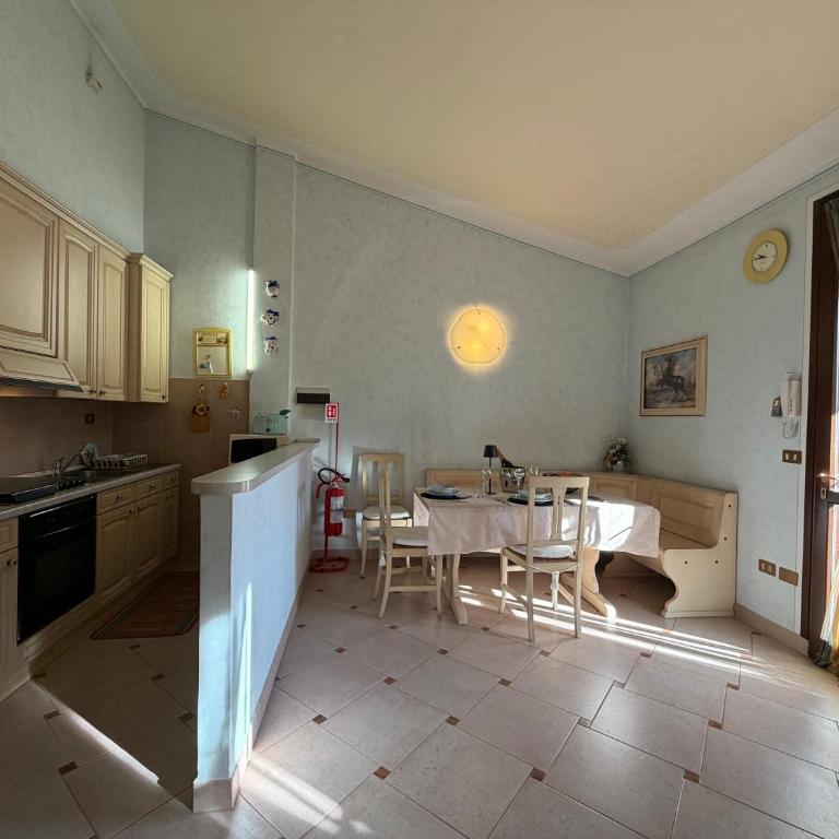 DOMA LUXURY HOMe - One-Bedroom Apartment - 4
