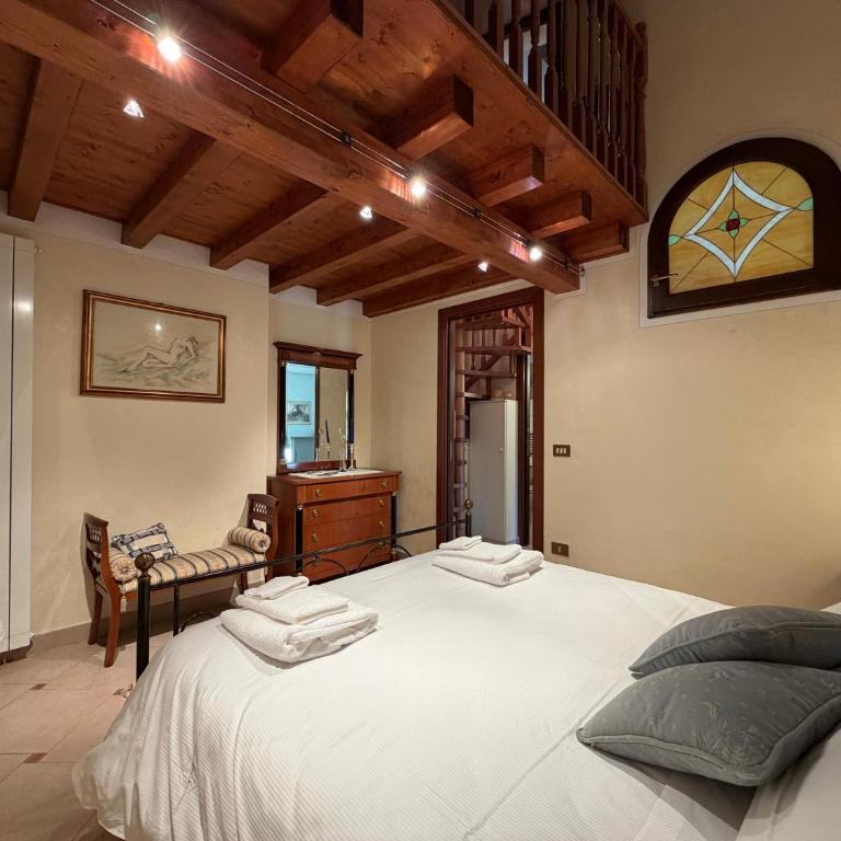 DOMA LUXURY HOMe - One-Bedroom Apartment - 8
