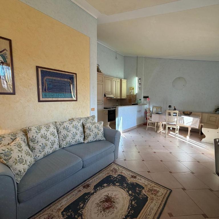 DOMA LUXURY HOMe - One-Bedroom Apartment - 6