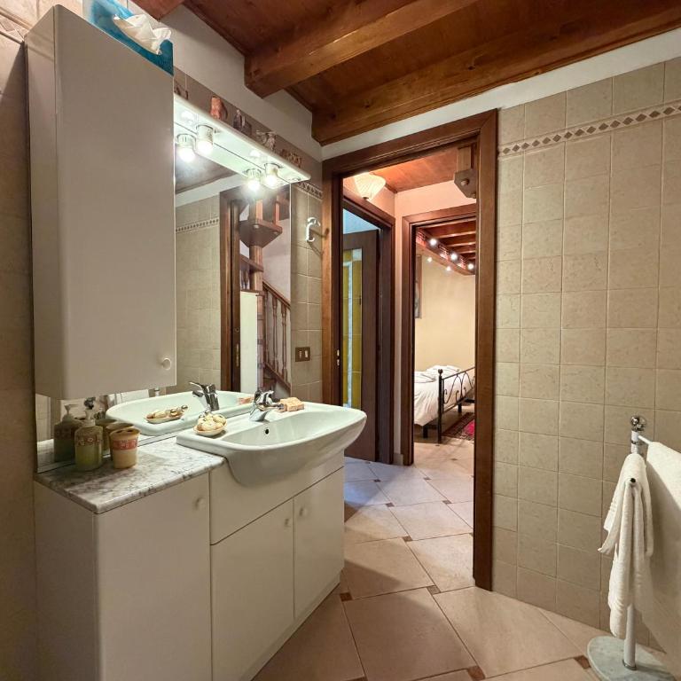 DOMA LUXURY HOMe - One-Bedroom Apartment - 13