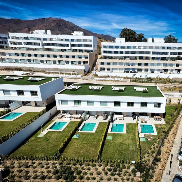 ViVi Homes - Villa Azure - Sea view - mountain view - pool - garden - Casa de 4 dormitorios - 53
