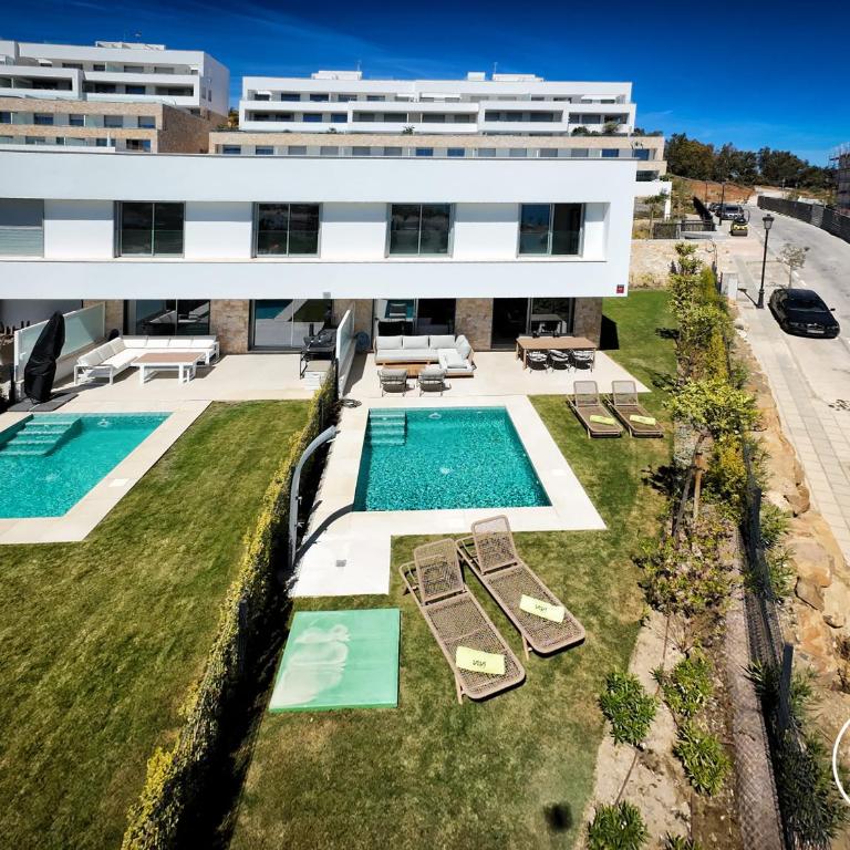 ViVi Homes - Villa Azure - Sea view - mountain view - pool - garden - Casa de 4 dormitorios - 54