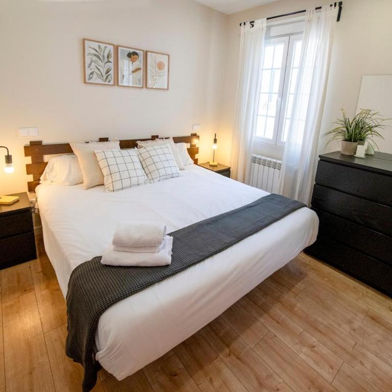 Apartment in an emblematic building in the Chamberi neighborhood - Two-Bedroom Apartment - 8