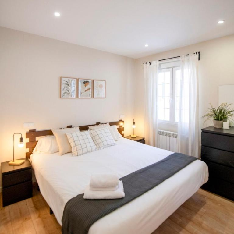 Apartment in an emblematic building in the Chamberi neighborhood - Two-Bedroom Apartment - 11