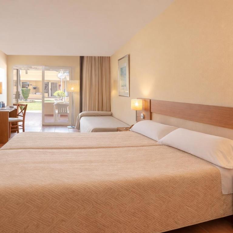 Hotel RH Casablanca Suites - Habitación Familiar con terraza (2-4 adultos) - 3