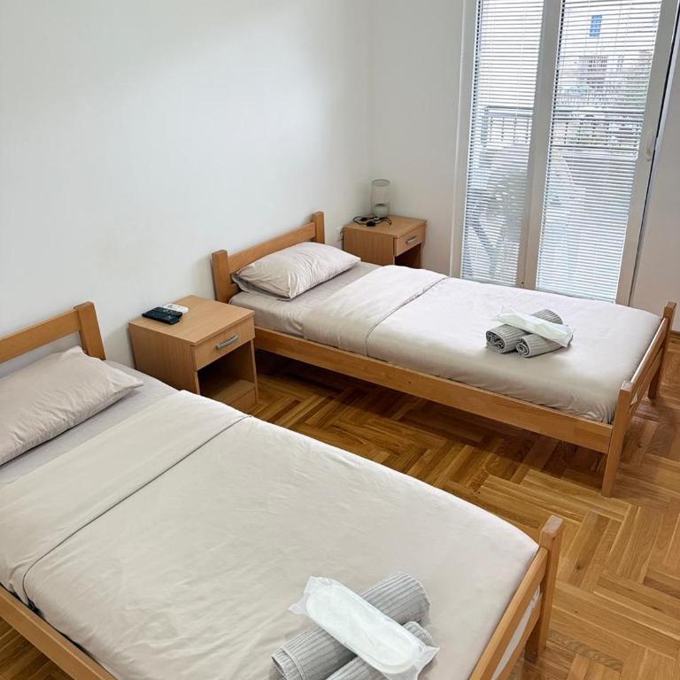 ADAIST Apartments Budva Free Parking & Balcony - Standardna Dvokrevetna Soba sa Zasebnim Krevetima - 18