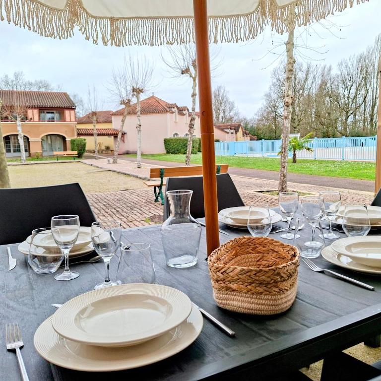 Maison 2 chambres - 4 à 6 personnes - Piscine - Monflanquin - Lot-et-Garonne - Two-Bedroom House - 30