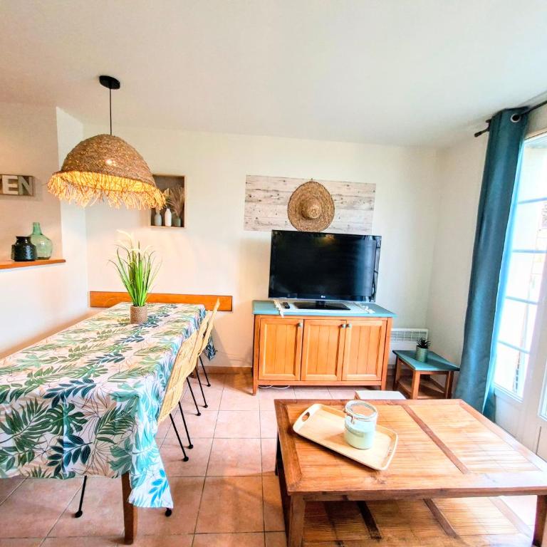 Maison 2 chambres - 4 à 6 personnes - Piscine - Monflanquin - Lot-et-Garonne - Two-Bedroom House - 12