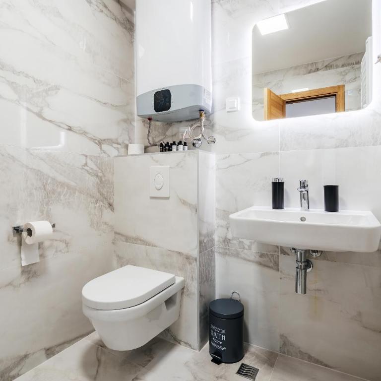 APART 28 - Premium Suites - Deluks Apartman sa 2 Spavaće Sobe i Balkonom - 7