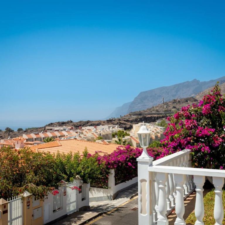 Villa with views and heated pool - Vacation Home - 44