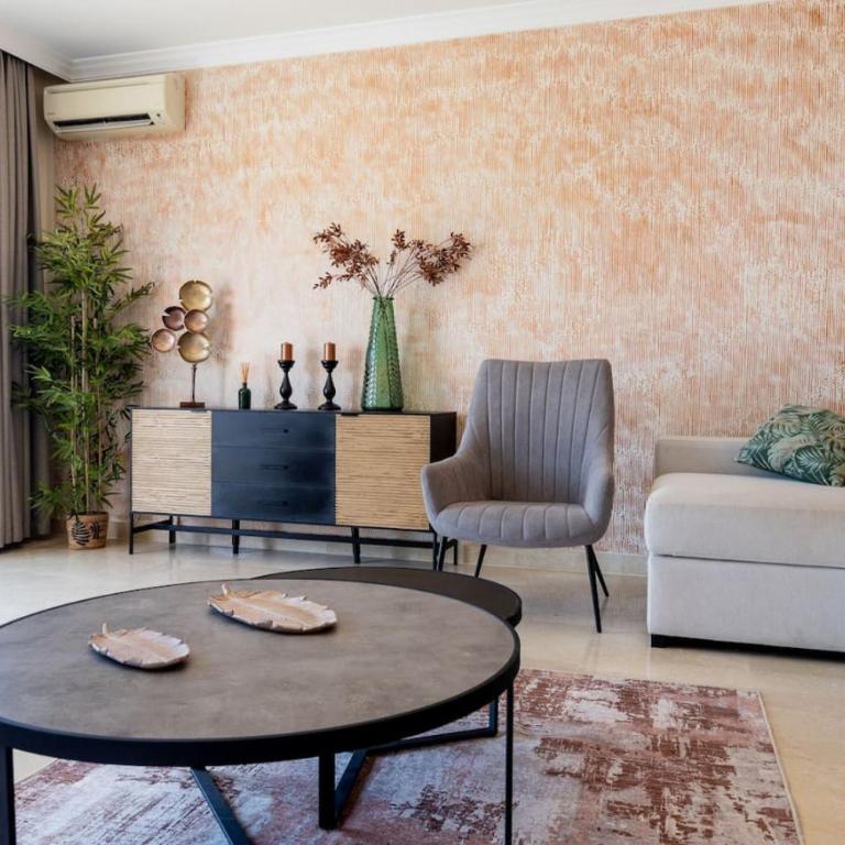 Villa with views and heated pool - Vacation Home - 2