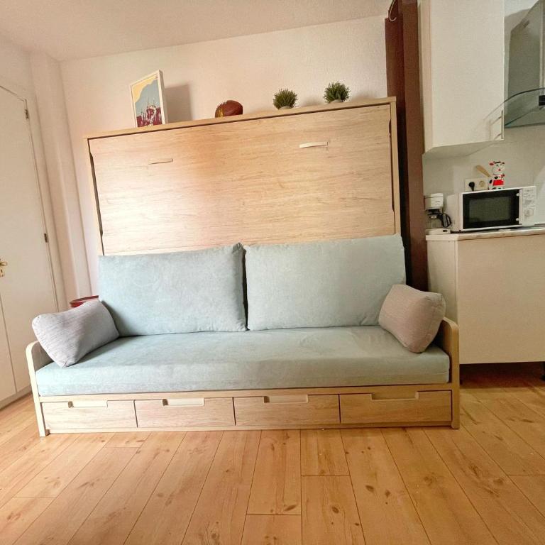 Acogedor estudio con terraza y AC - One-Bedroom Apartment - 6
