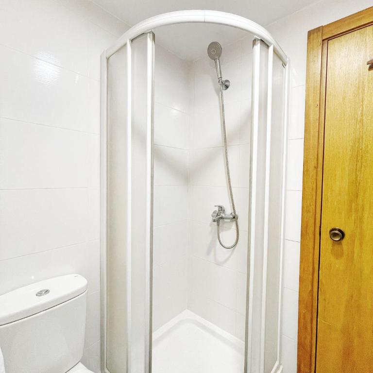 Acogedor estudio con terraza y AC - One-Bedroom Apartment - 7