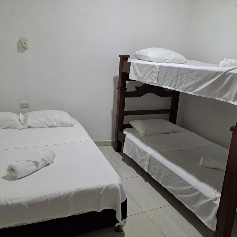 Casa vacacional SAMUEL - Habitación Cuádruple Estándar - 3