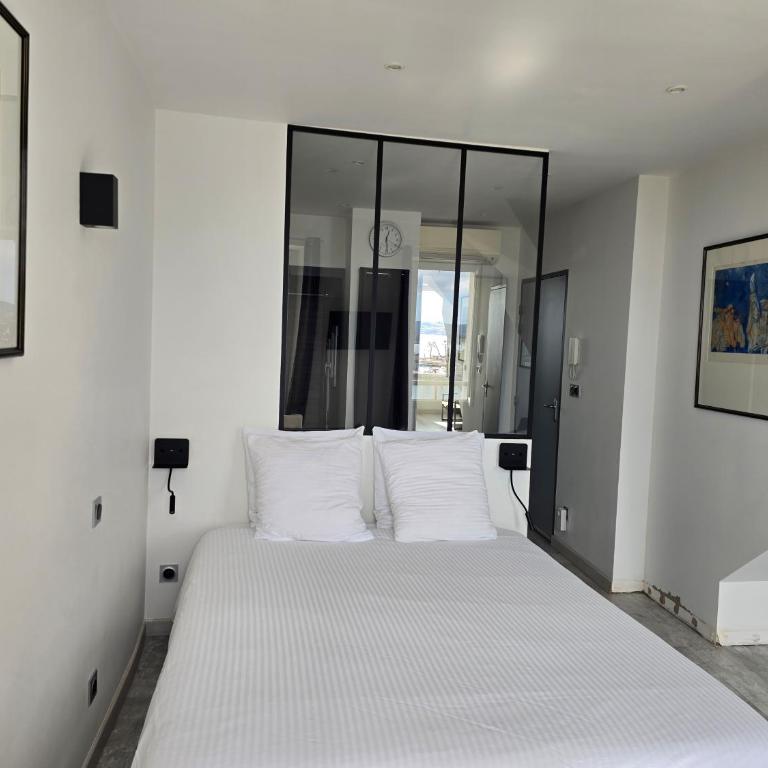 Sanaritz - Studio with Sea View - 7