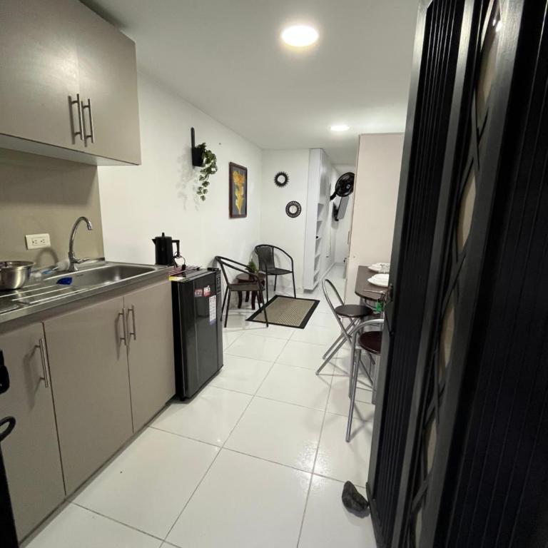 Apartaestudios amoblados en el norte de Cali - Apartment - 2