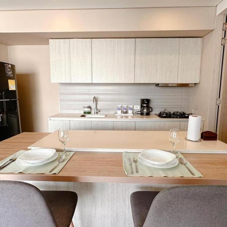 Luxury suite with Spa tub - Cielo Mar - Two-Bedroom Apartment with Lake View - 16