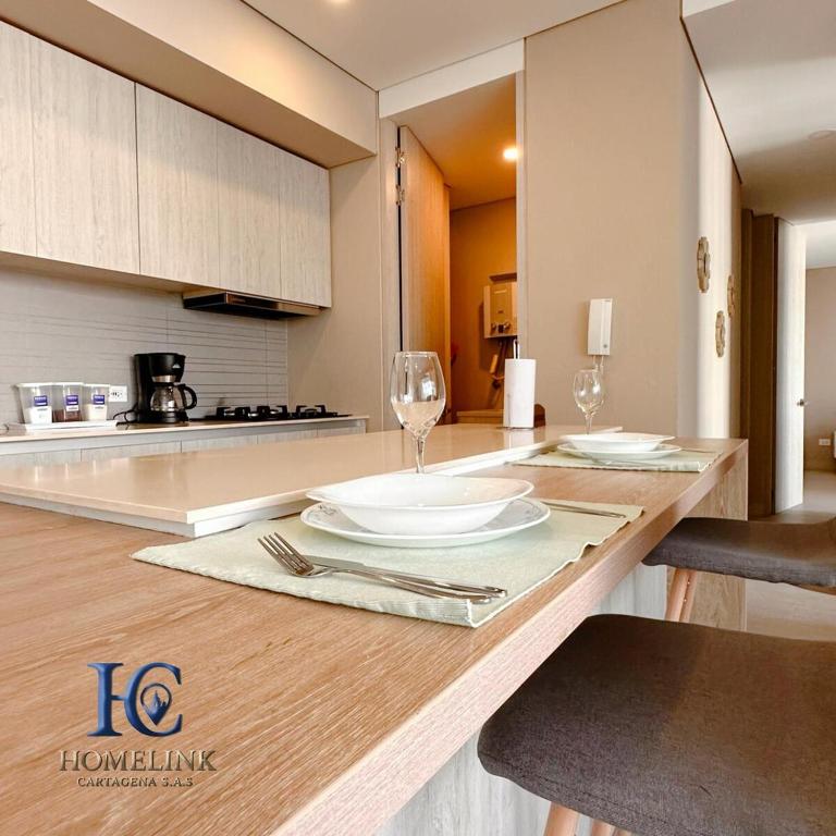 Luxury suite with Spa tub - Cielo Mar - Two-Bedroom Apartment with Lake View - 17
