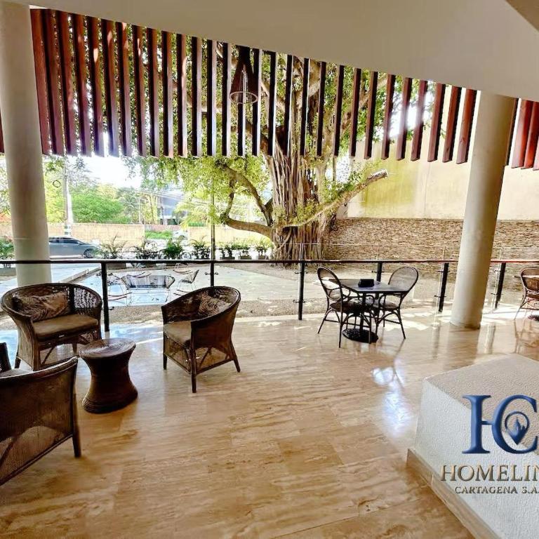 Luxury suite with Spa tub - Cielo Mar - Two-Bedroom Apartment with Lake View - 35