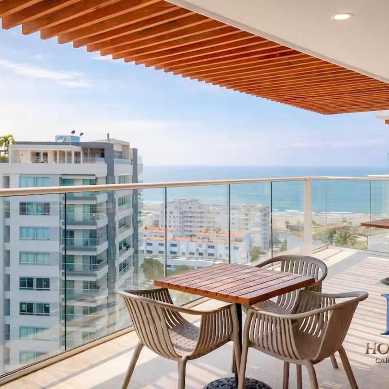 Luxury suite with Spa tub - Cielo Mar - Two-Bedroom Apartment with Lake View - 28