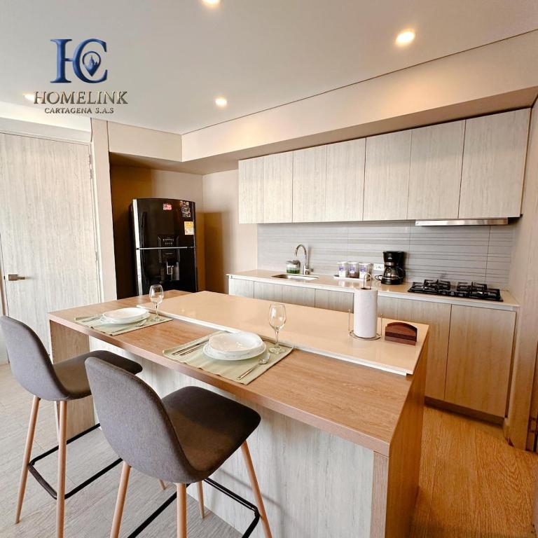 Luxury suite with Spa tub - Cielo Mar - Two-Bedroom Apartment with Lake View - 18