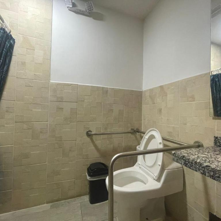 Carriqui Garden Hotel - Double Room - Disability Access - 3