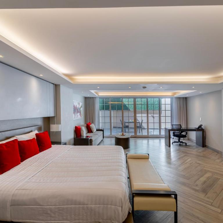 Isaaya Hotel Boutique by WTC - Junior Suite with Patio - 13