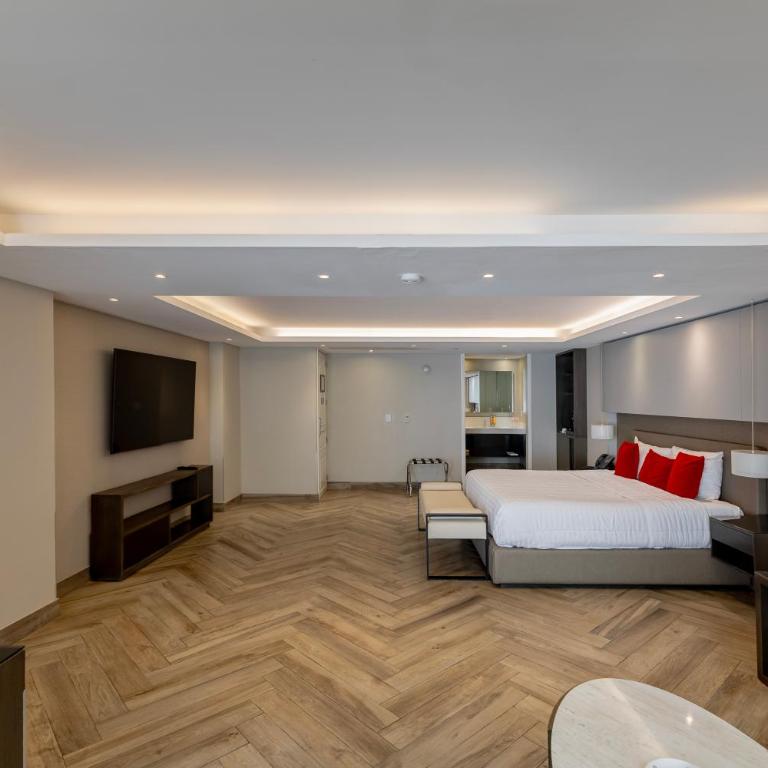 Isaaya Hotel Boutique by WTC - Junior Suite with Patio - 12