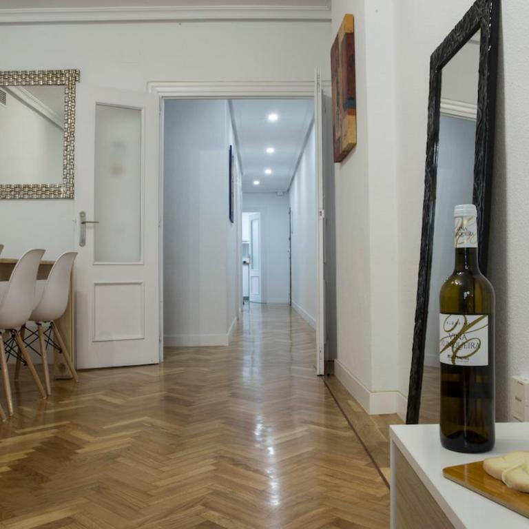 Madrid City Center with Garage 3 bedrooms 2 baths - Three-Bedroom Apartment with Balcony - 16