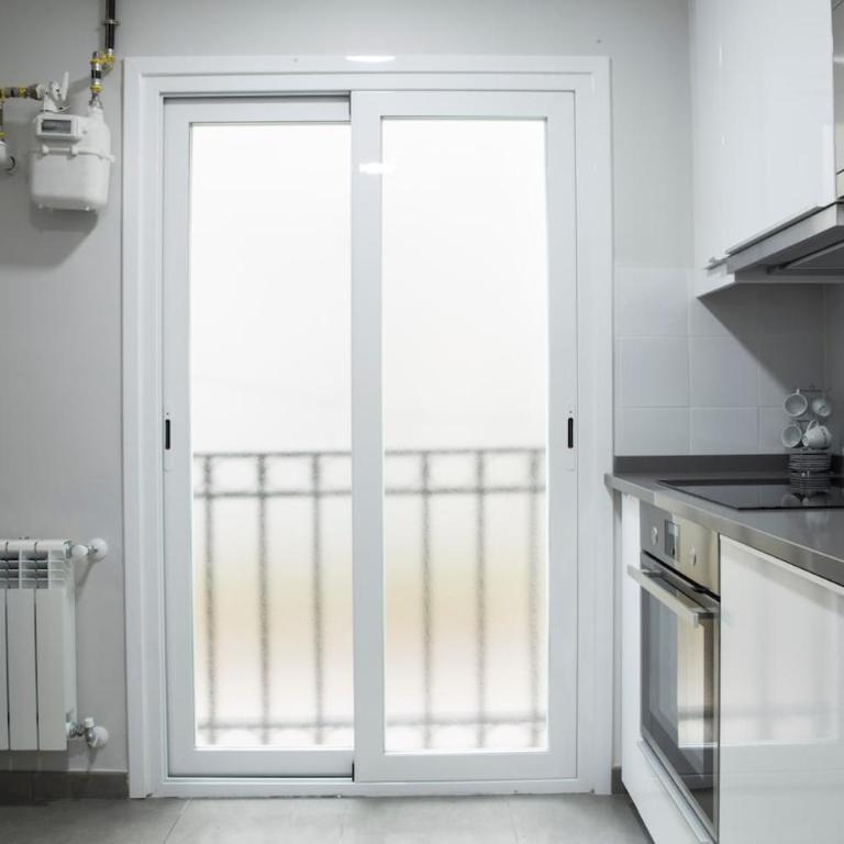 Madrid City Center with Garage 3 bedrooms 2 baths - Three-Bedroom Apartment with Balcony - 19