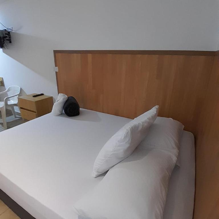 Carriqui Garden Hotel - Classic Triple Room - 4