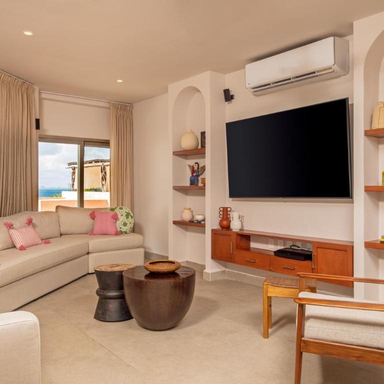 Oceanfront 5BR Villa, Saltwater Pool & Concierge - Villa with Sea View - 6