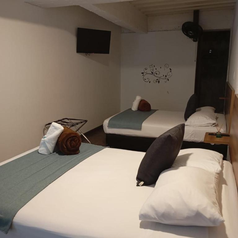Carriqui Garden Hotel - Classic Quadruple Room - 6