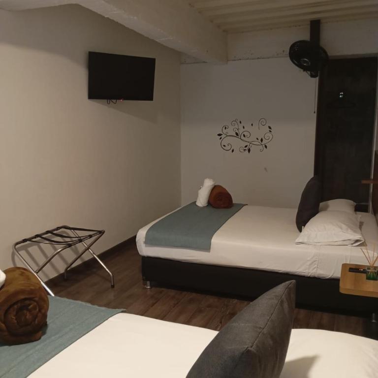 Carriqui Garden Hotel - Classic Quadruple Room - 7