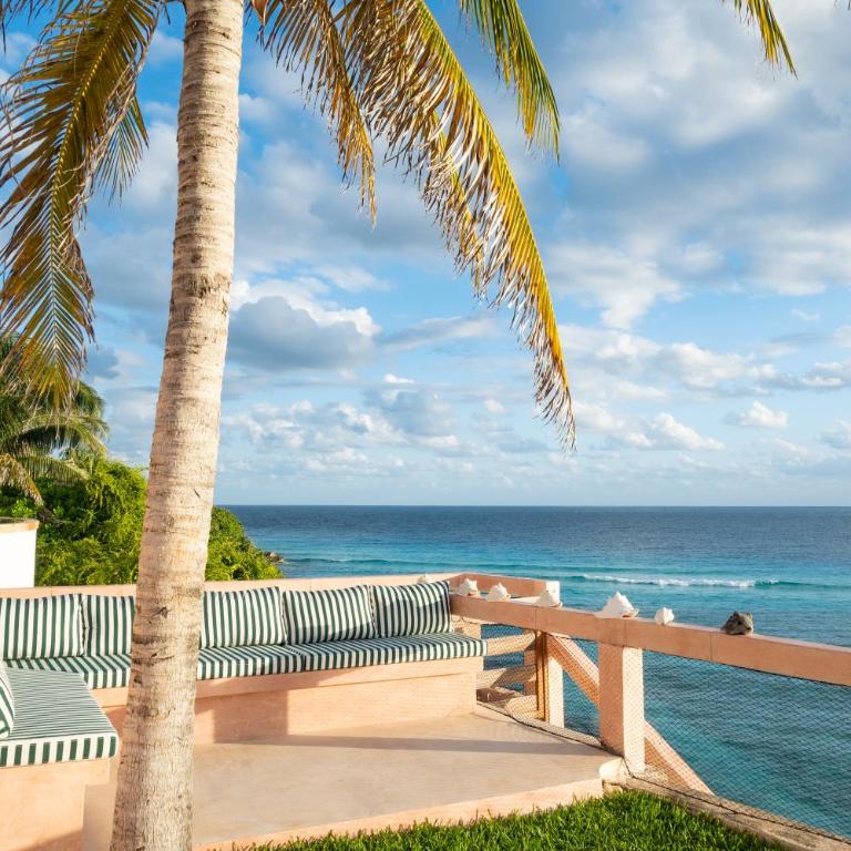 Oceanfront 5BR Villa, Saltwater Pool & Concierge - Villa with Sea View - 14