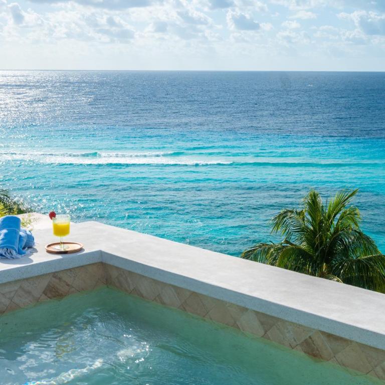 Oceanfront 5BR Villa, Saltwater Pool & Concierge - Villa with Sea View - 24